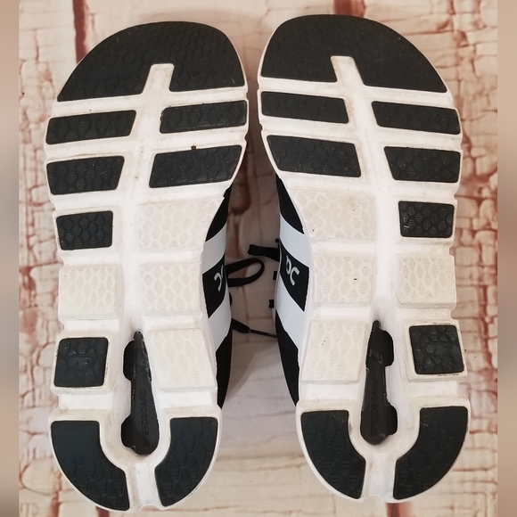 On Clouds Black Lavender And White - Picture 7 of 7